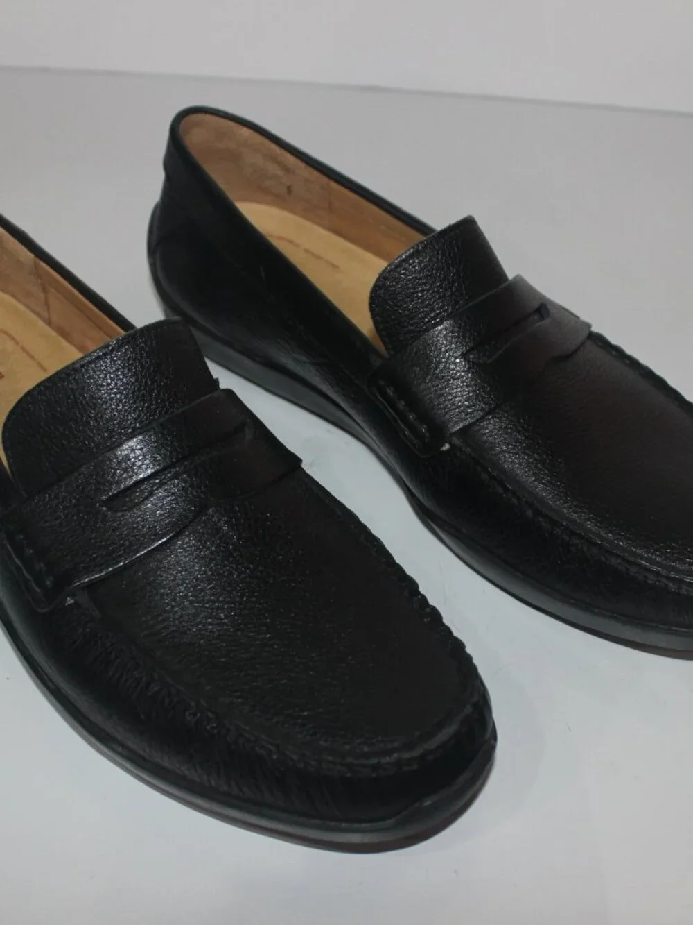 NWOB MENS SAMUEL HUBBARD LEATHER LOAFERS BLK SZ 10.5 M